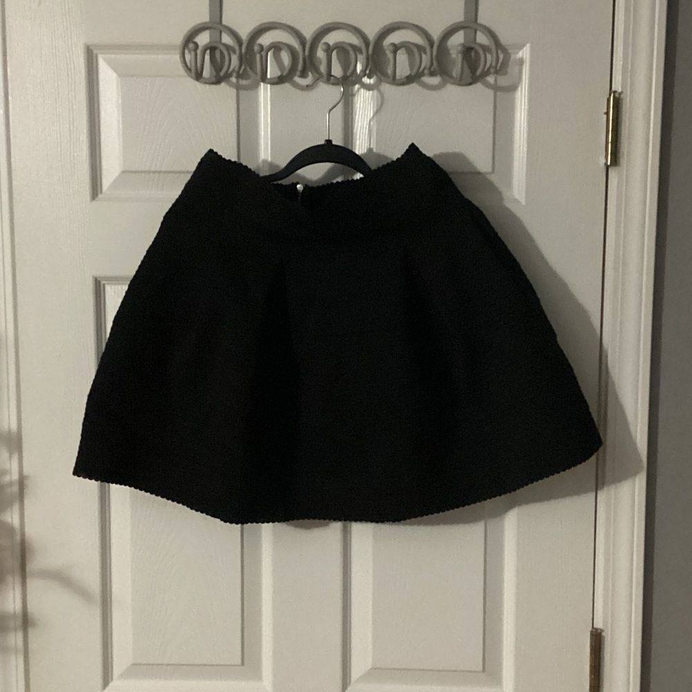 H&M Classic Black A-Line Skirt